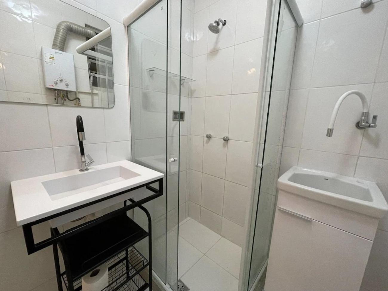 Tranquilo, Na Quadra Da E Perto De - Besthostrio Apartment