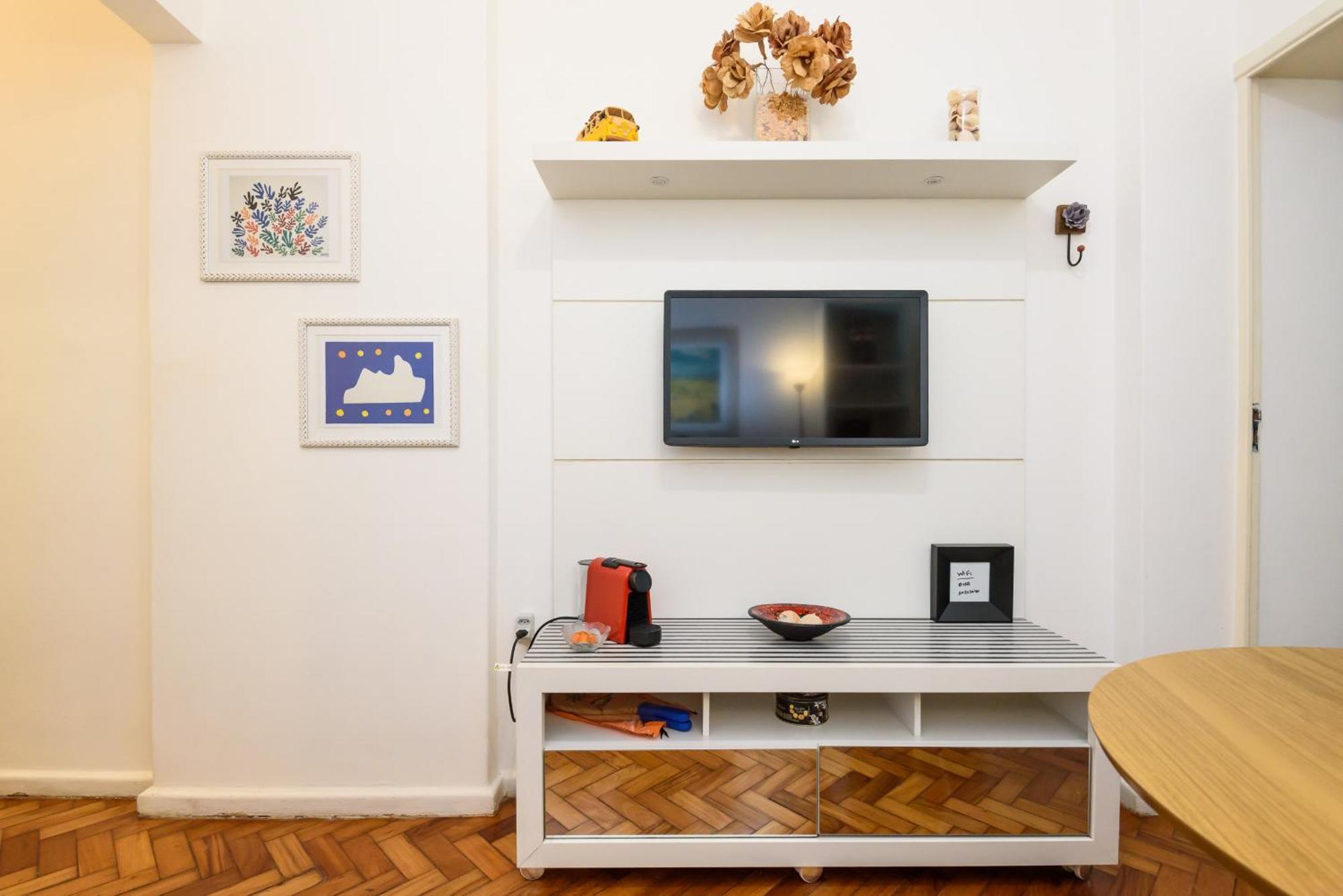 Tranquilo, Na Quadra Da E Perto De - Besthostrio Apartment *