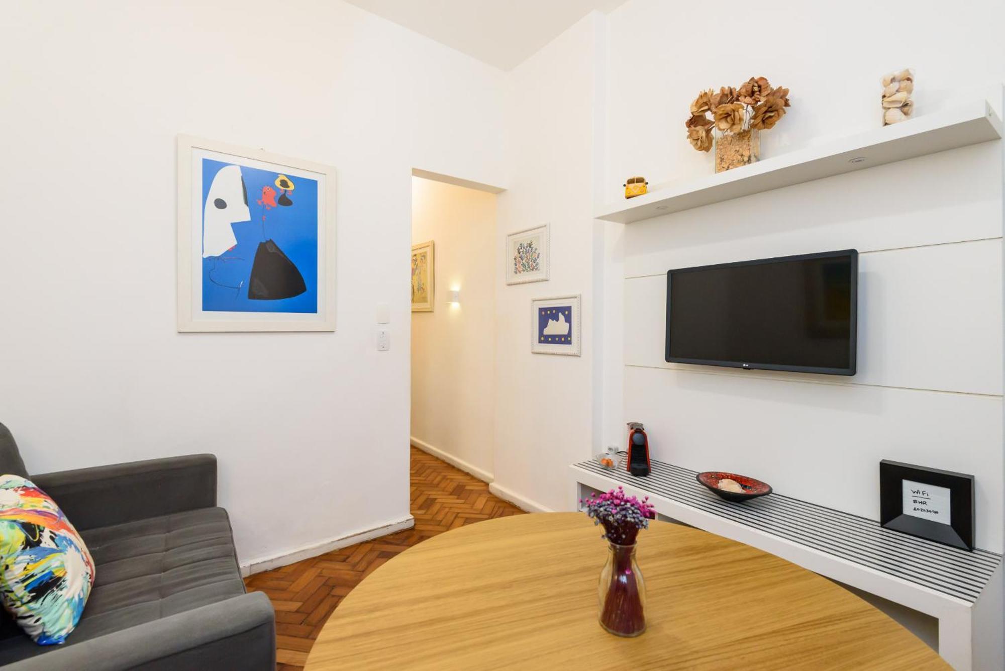 Tranquilo, Na Quadra Da E Perto De - Besthostrio Apartment